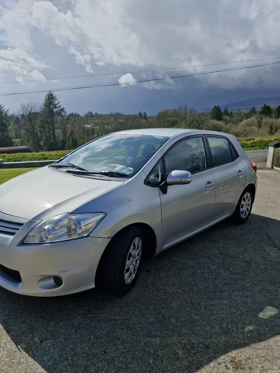 Toyota Auris 2011 - Image 1