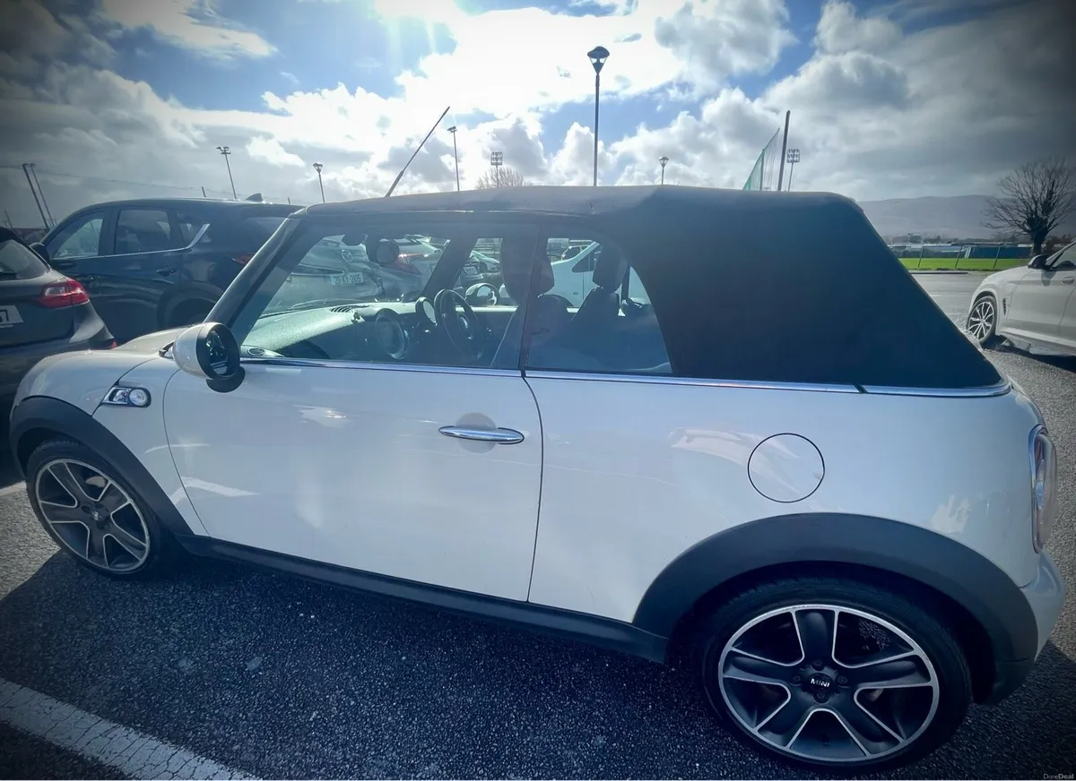 Mini Cooper SD convertible - Image 4