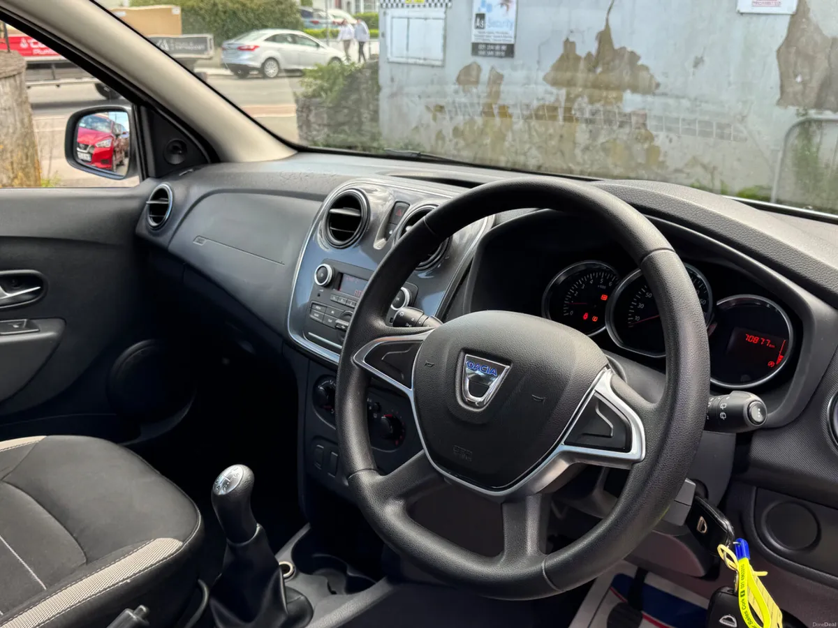 Dacia Sandero Stepway very low mileage petrol - Image 5