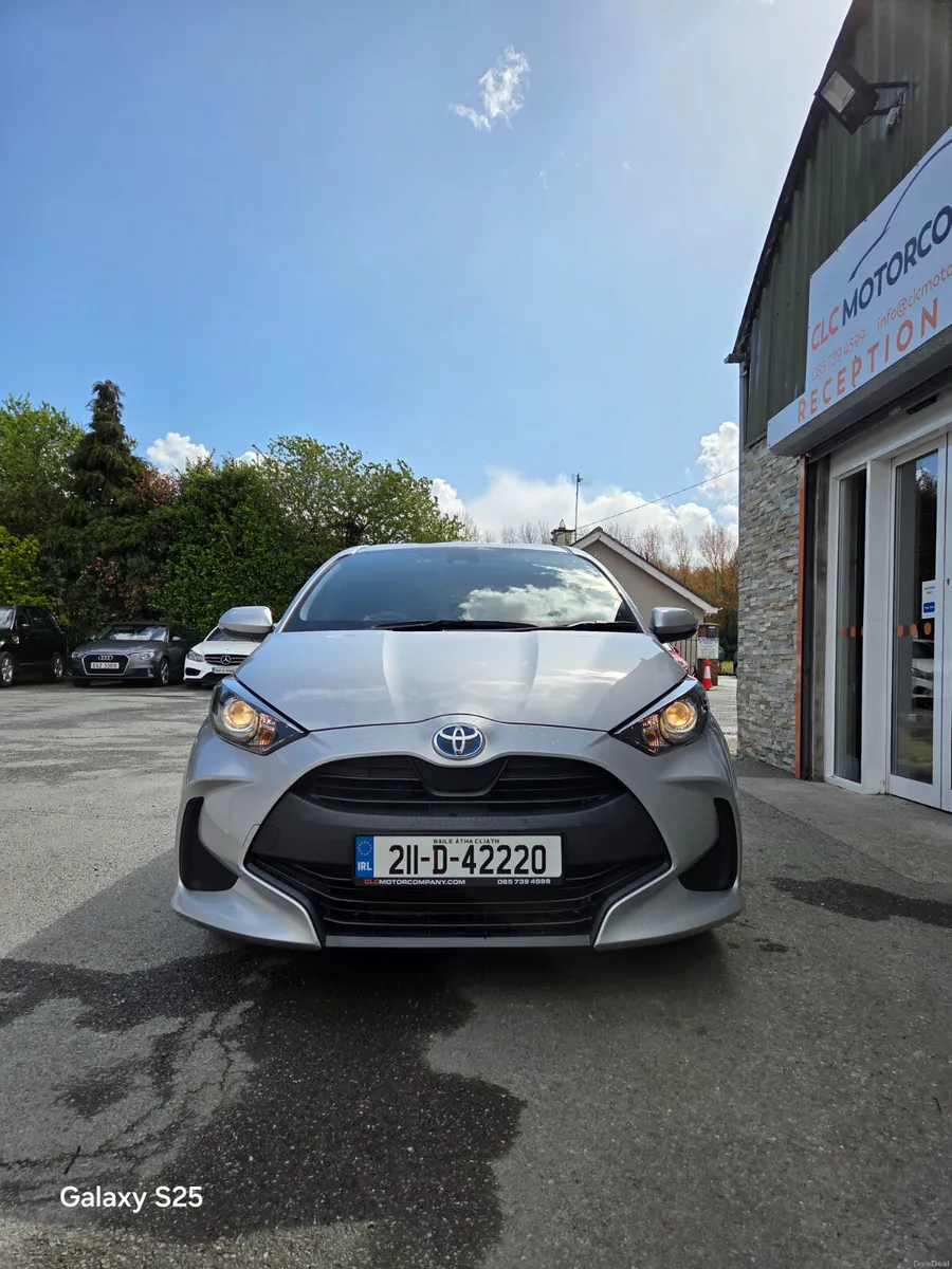 Toyota Yaris 2021 HYBRID - Image 3