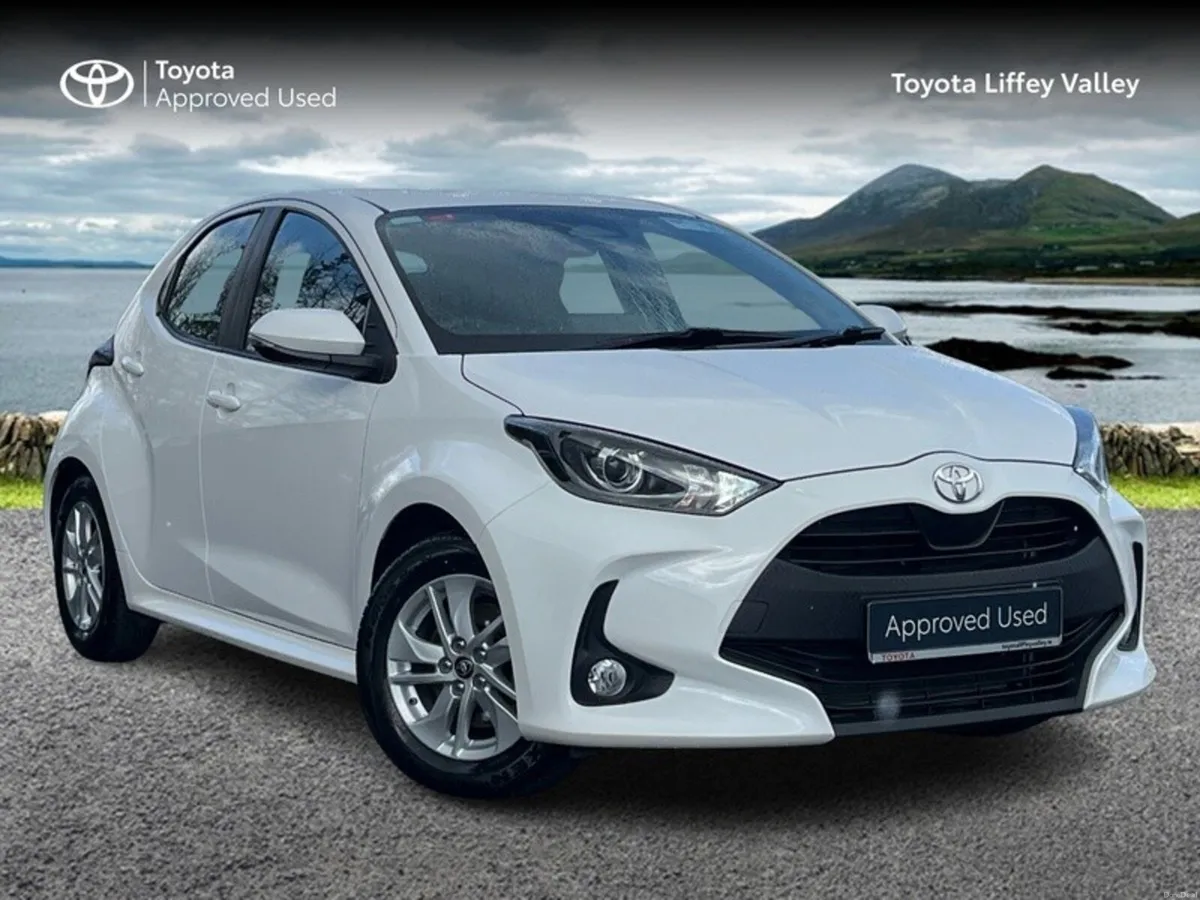 Toyota Yaris YARIS HYBRID LUNA - Image 1