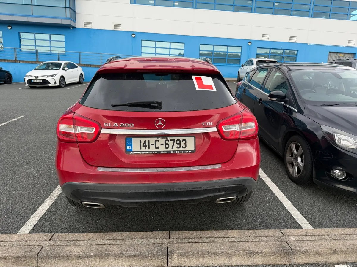 Mercedes-Benz GLA 2014 Panoramic roof - Image 2