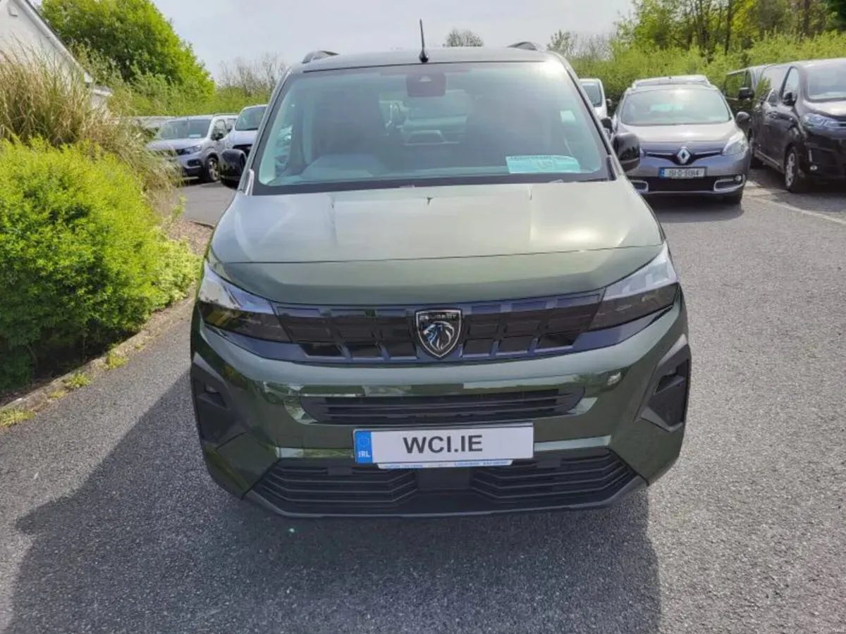 Wheelchair Accessible GREAT VALUE Peugeot Rifter - Image 3