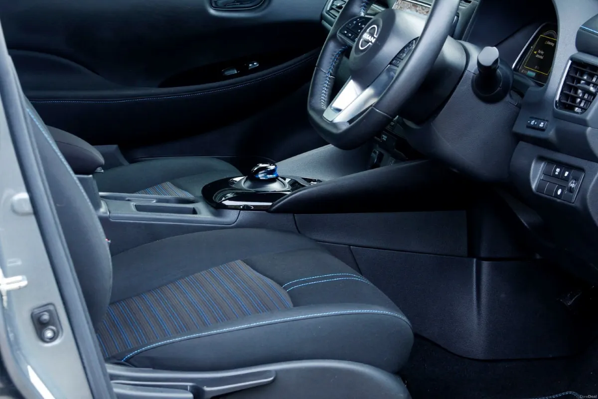 Nissan Leaf EV SV PREMIUM 40KW Auto. - Image 4