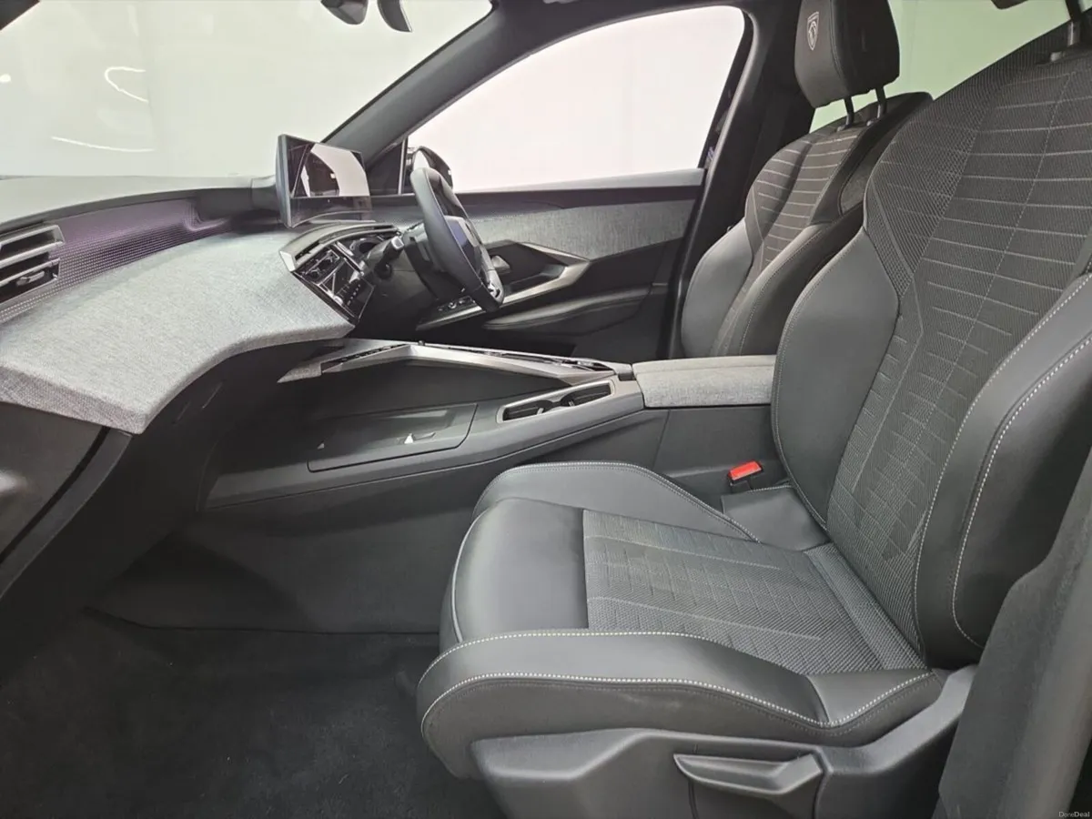 Peugeot 5008 E-5008 GT 73kWh EV 7 SEATER - Image 4