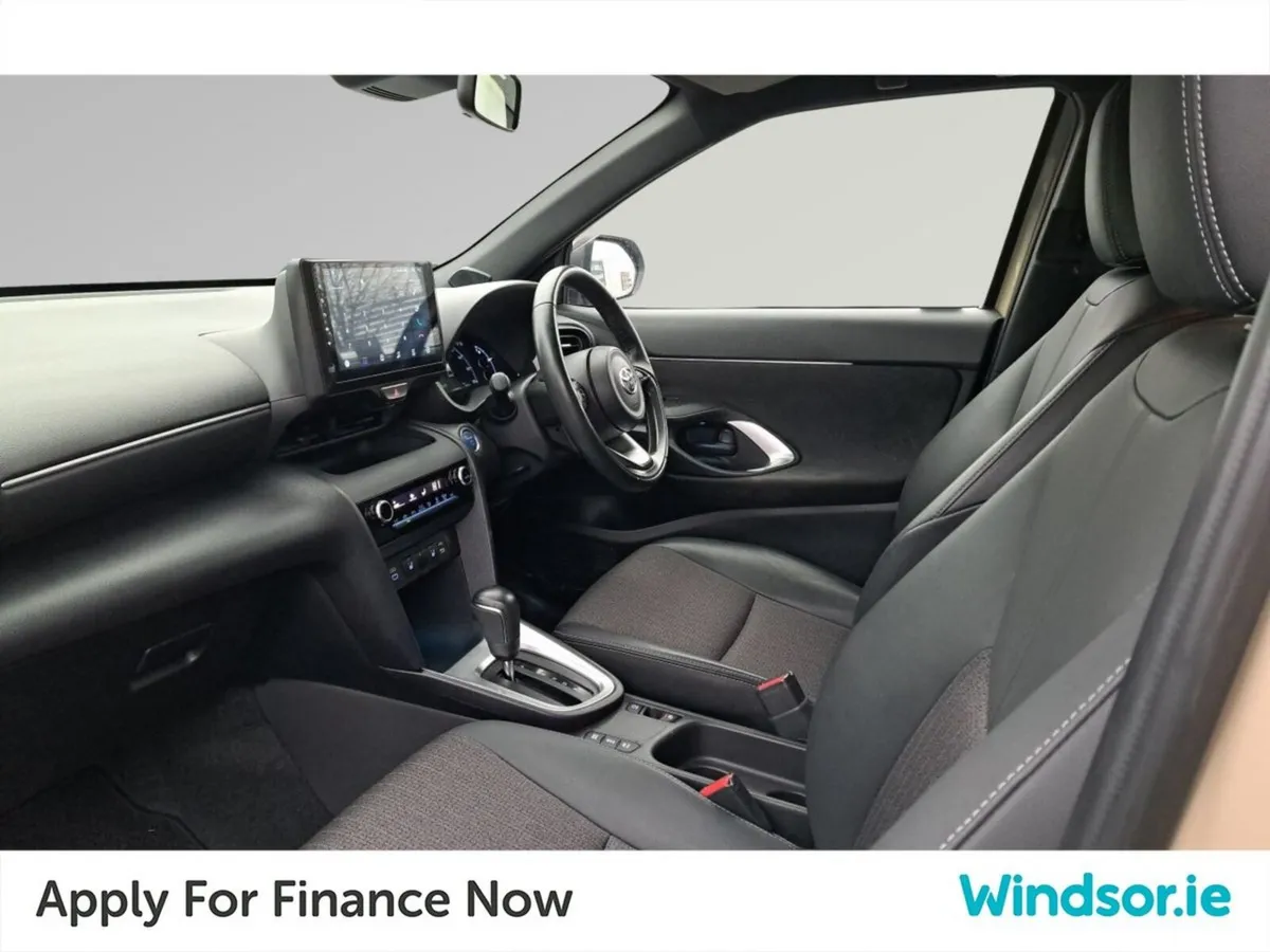 Toyota Yaris Cross HYBRID AUTO - Image 4