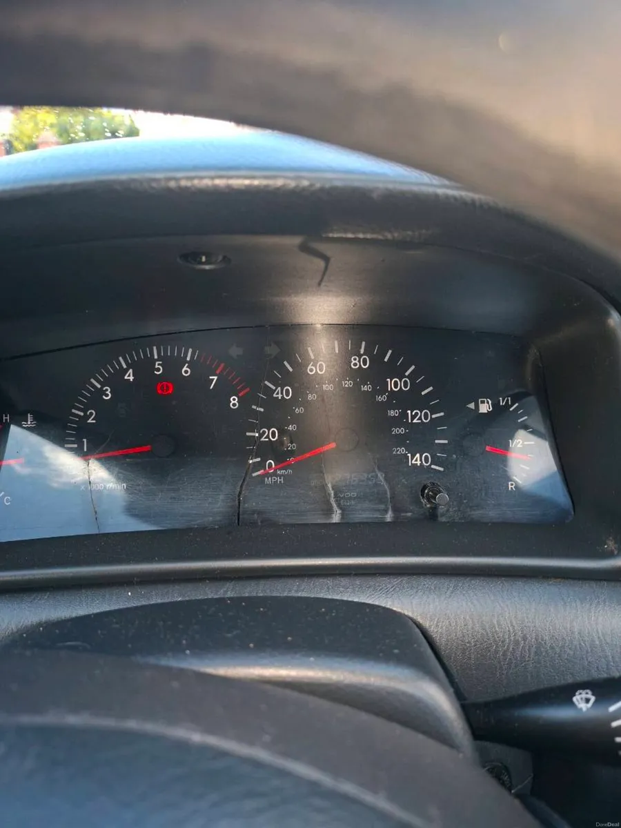 Toyota corolla saloon - Image 4