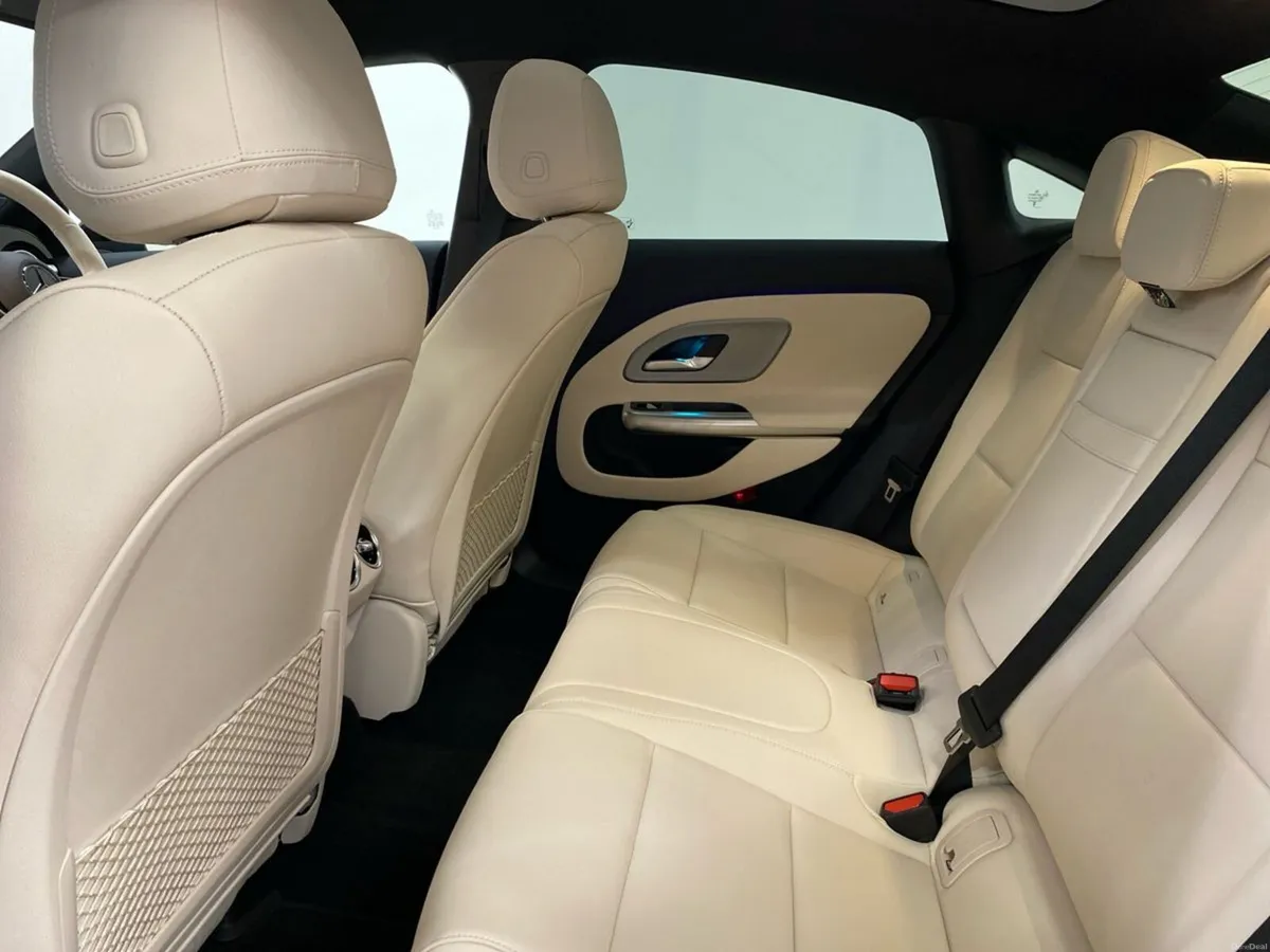 Mercedes-Benz CLA CLA 200 Progressive Line | Night - Image 4