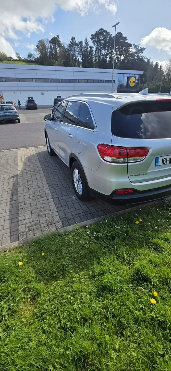 Kia Sorento 2016 2.2d. 200hp. 7seats. NCT 2 years - Image 3