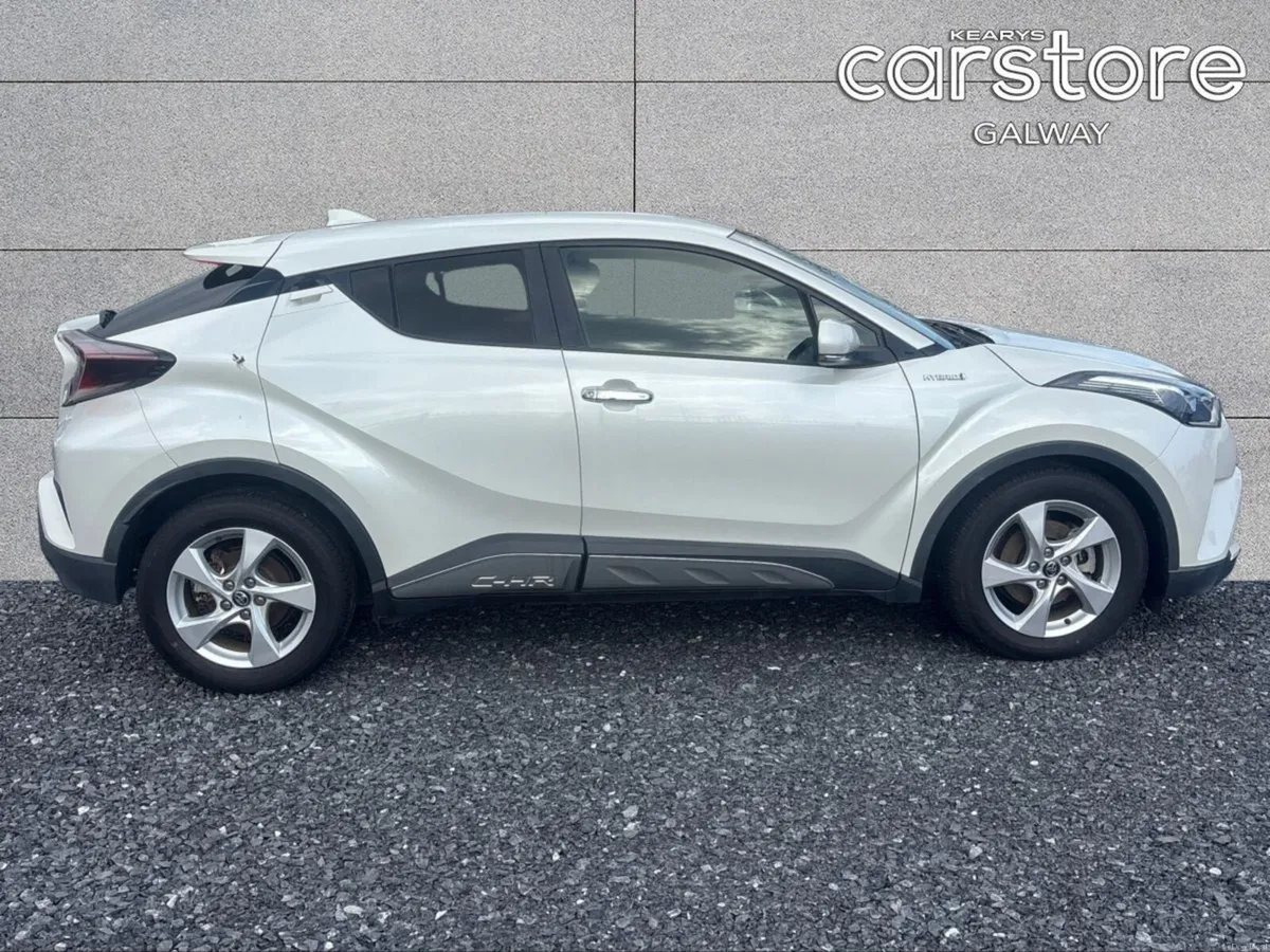 Toyota C-HR 1.8 Hybrid - Image 2