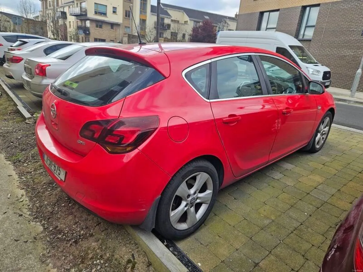 2011 Opel Astra - Image 3