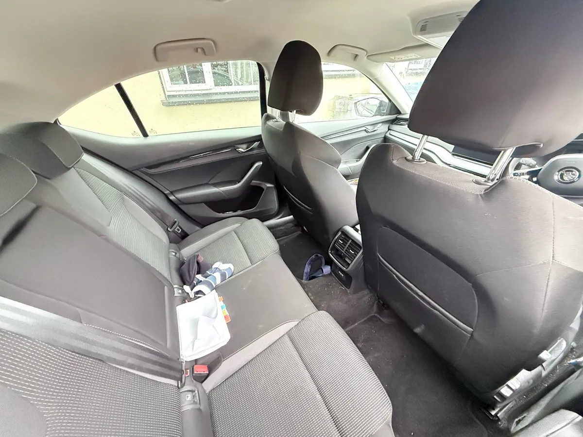 2022 (221) Skoda Octavia - Image 3