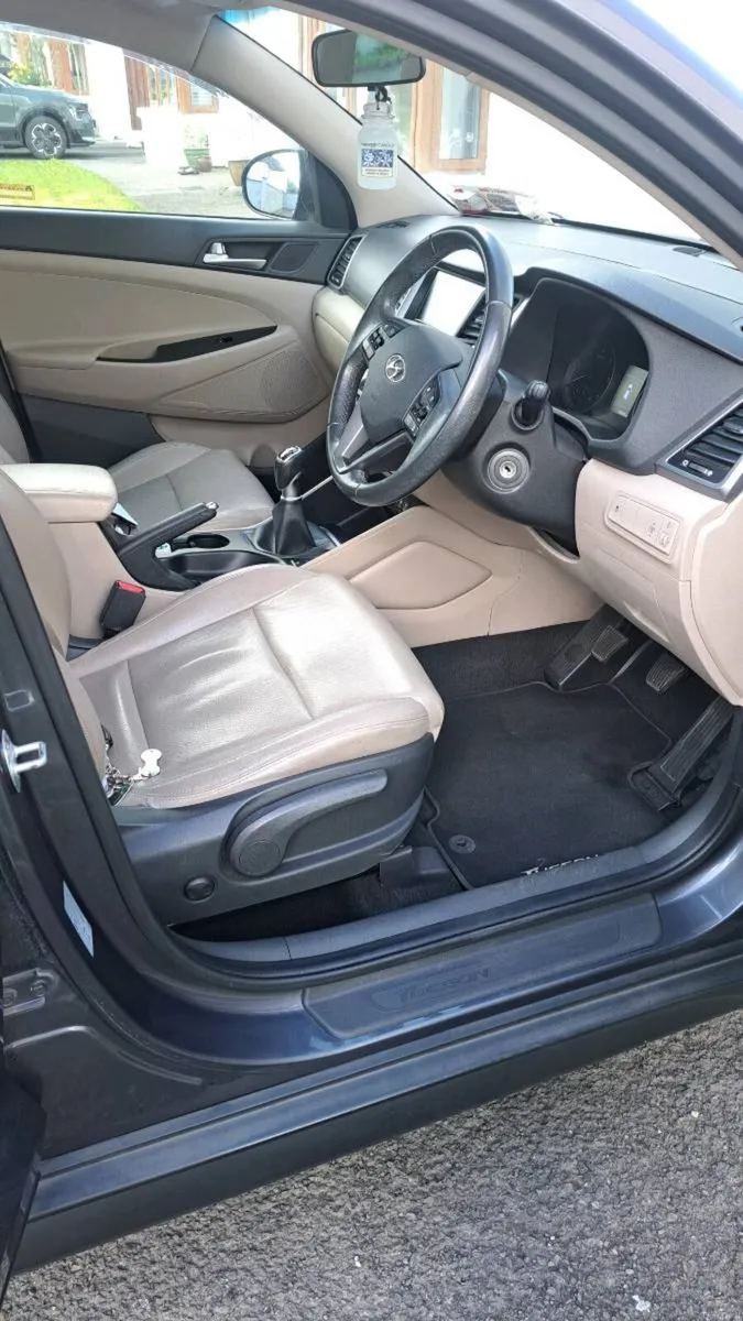 Hyundai Tucson executive door - Image 5