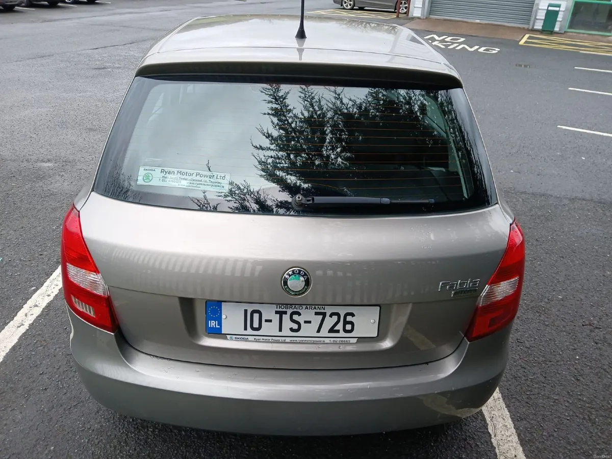 Skoda Fabia 2010 - Image 2