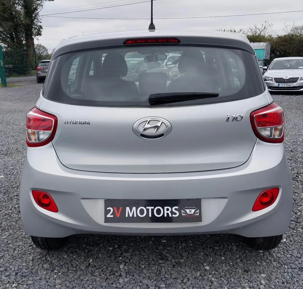 🔵 Hyundai i10 1.0 CLASSIC 4DR LOW KM - Image 4