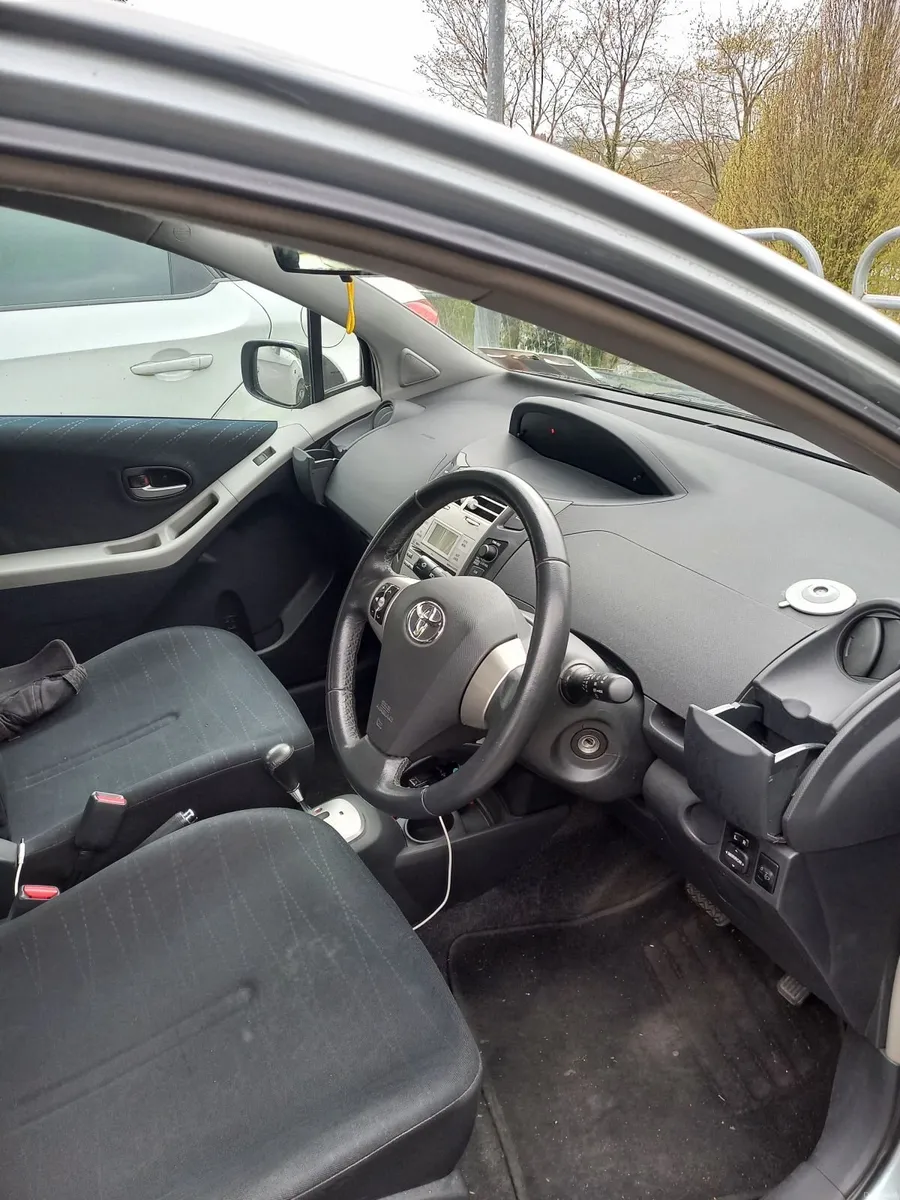 Toyota Yaris 2008 - Image 2