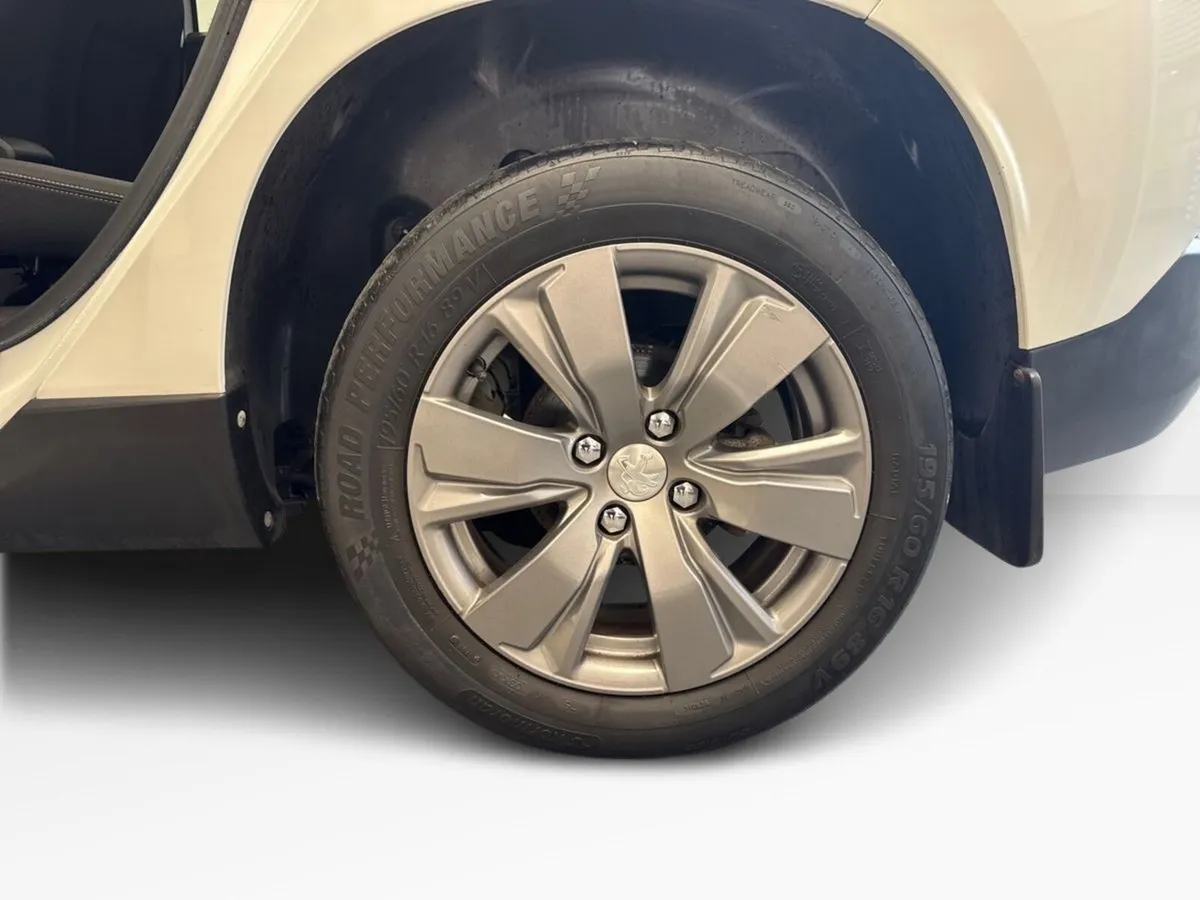 Peugeot 2008 1.2 ACTIVE *FLASH SALE* €55 PER WEEK - Image 5