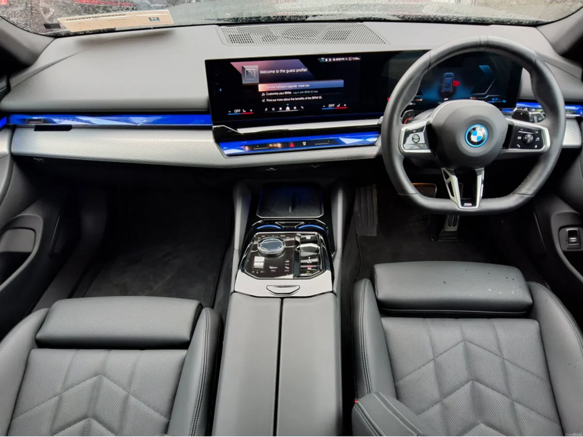 BMW 5-Series 530e M SPORT TOURER - Image 5