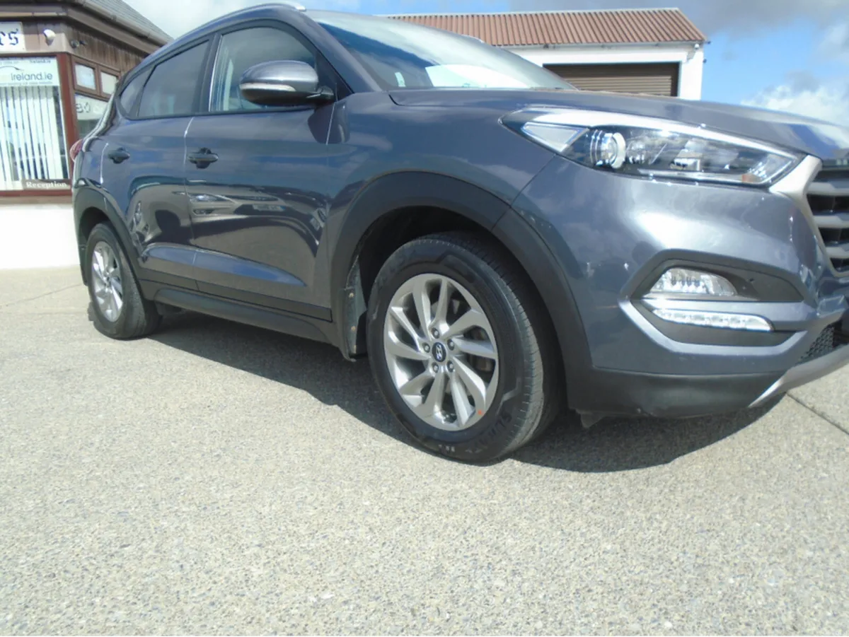Hyundai Tucson EXECUTIVE 5DR - Image 3