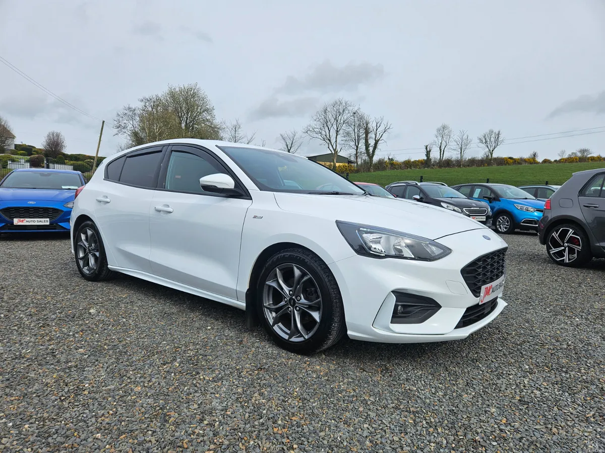 Ford Focus 2018 - Image 2