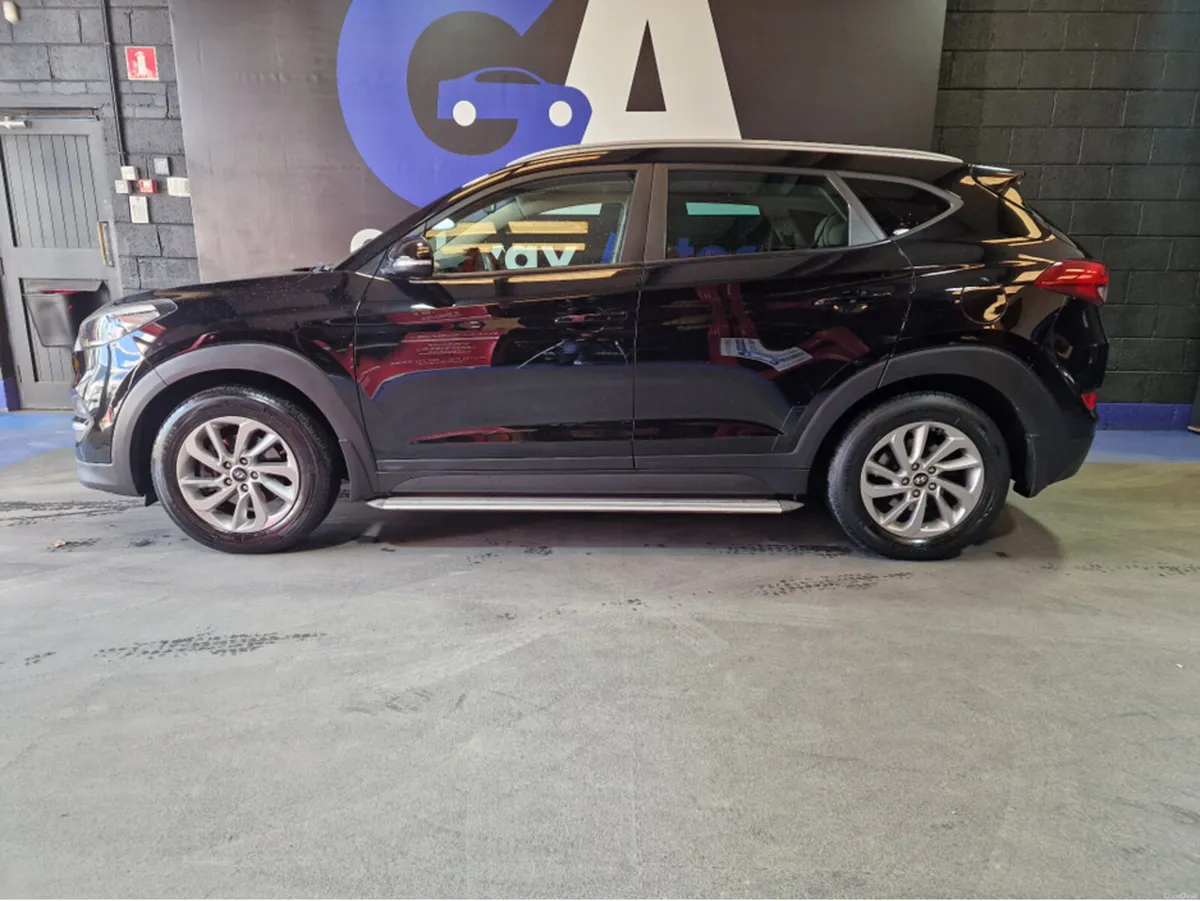 Hyundai Tucson ** AUTOMATIC, FULL LEATHER, SAT NAV - Image 5