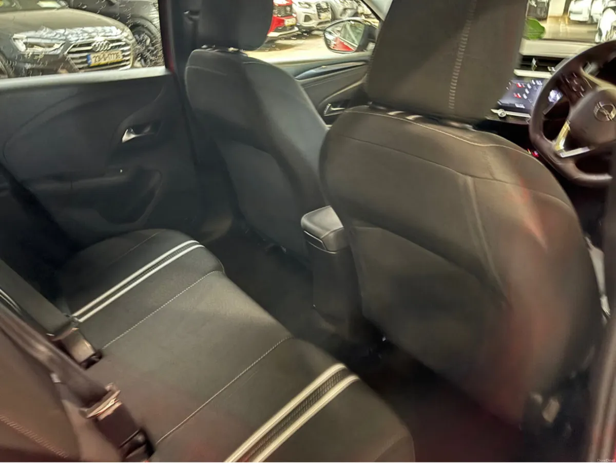 Opel Corsa SPORT 1.2 75PS-PET-5SP 4DR - Image 4