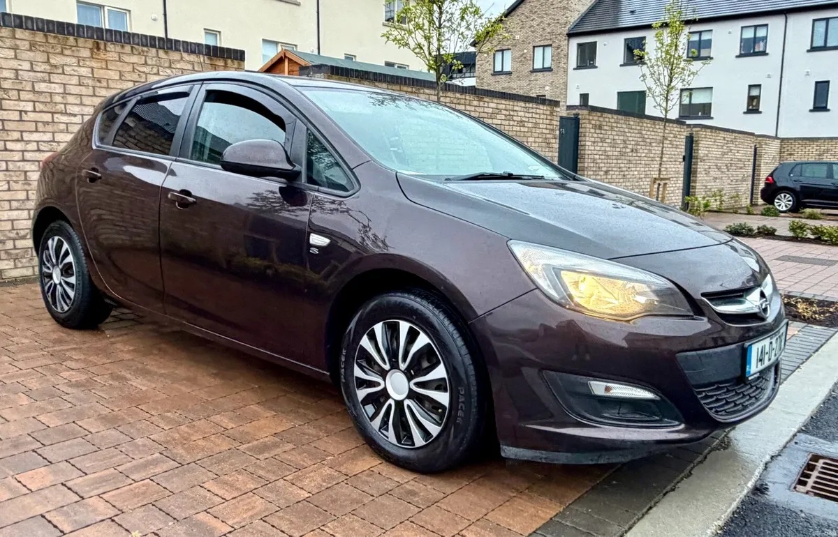 Opel Astra 1.2 - NCT & TAX - Image 2