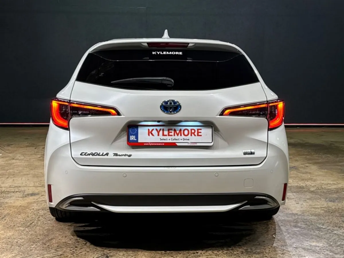 Toyota Corolla 1.8 HYBRID - BLACK HALF LEATHER - F - Image 4