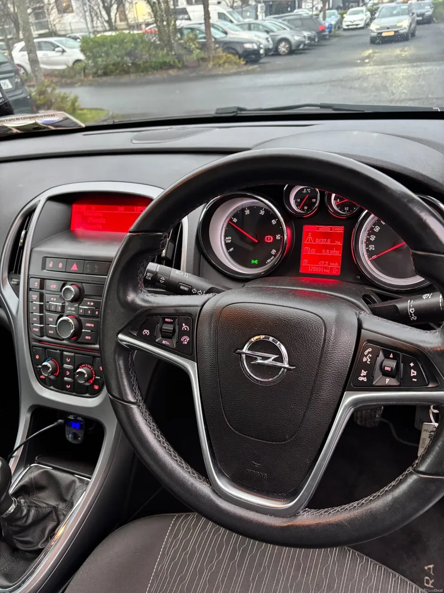 Opel Astra 2014 - Image 4