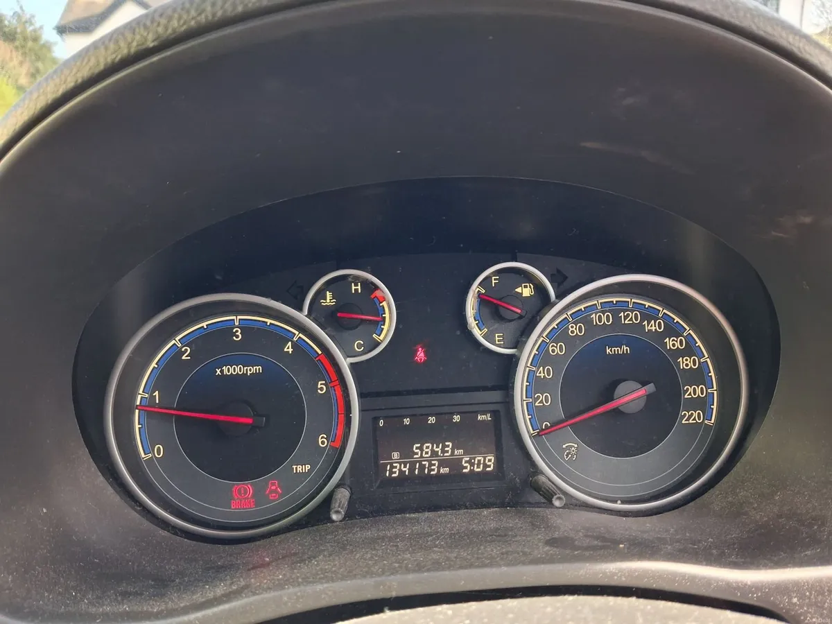 Suzuki SX4 2011 - Image 3