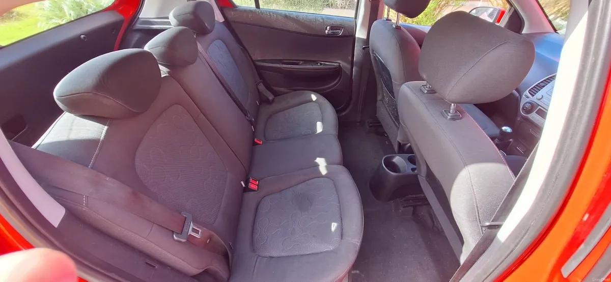 Hyundai i20 DELUXE 5DR 1.2 2010 - Image 2