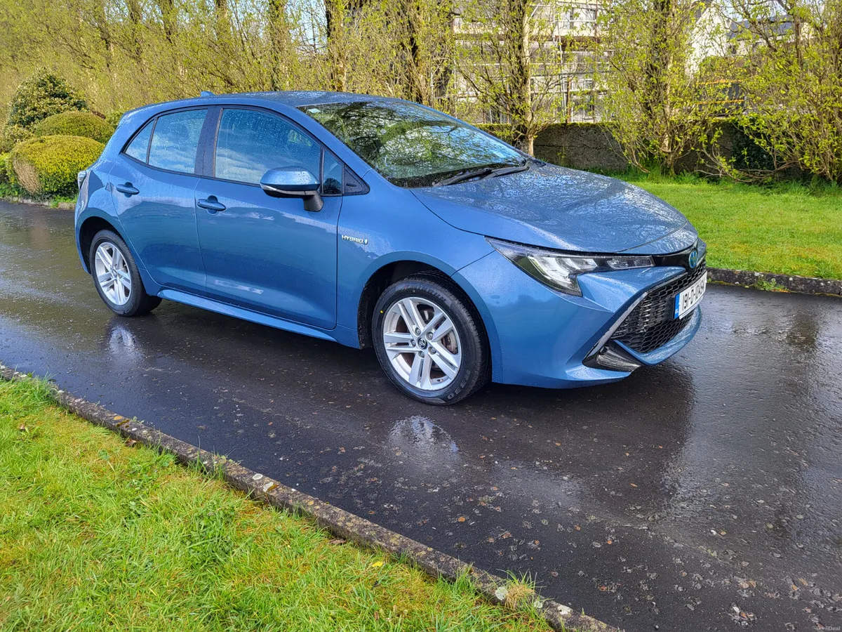 Toyota Corolla   Hybrid   Automatic - Image 1