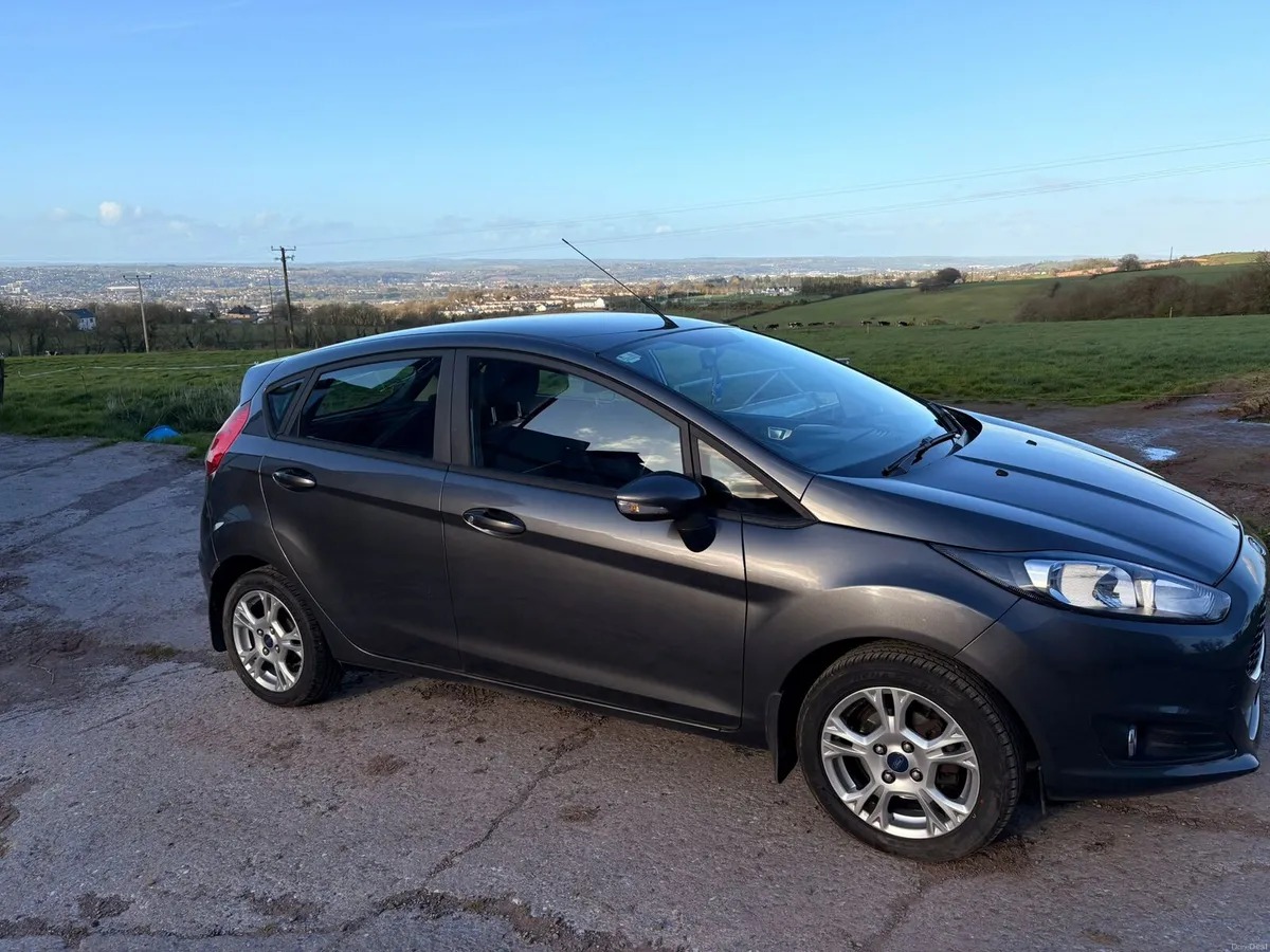 Ford Fiesta zetec - Image 4