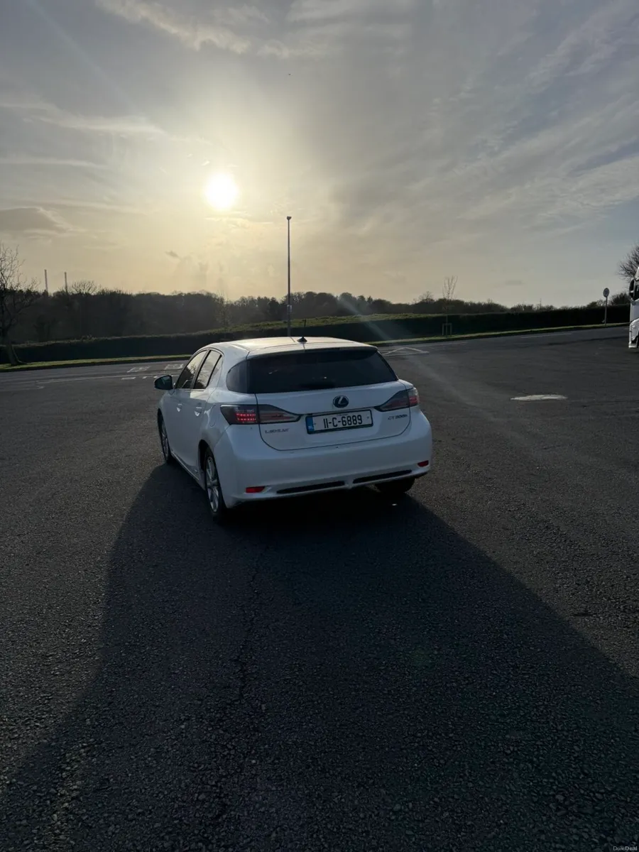 Lexus ct200h - Image 4