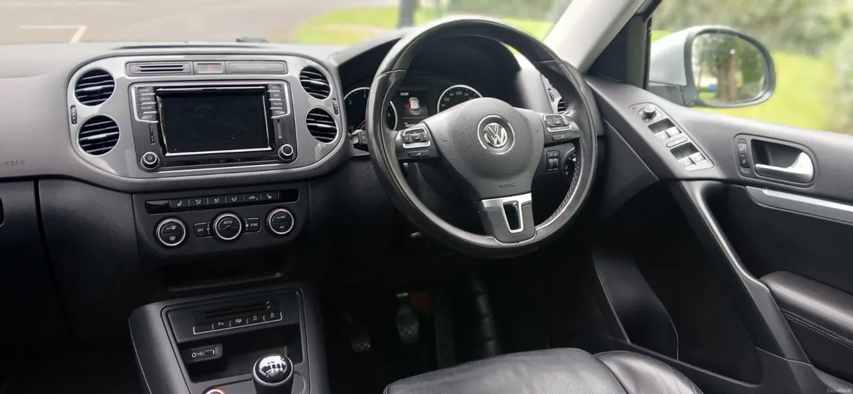Volkswagen Tiguan 2016 2.0 TDi SPORT SUV 5dr - Image 2