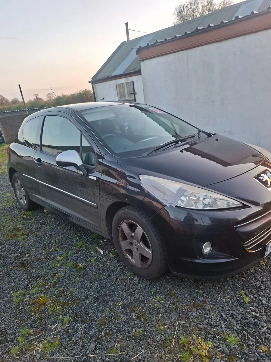 Peugeot 207 2010 - Image 1