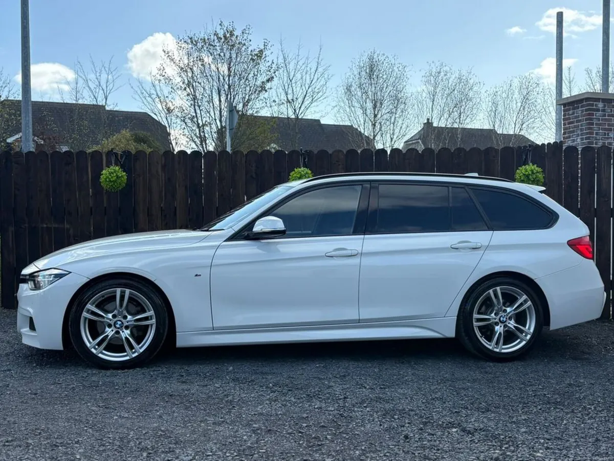 BMW 3-Series 320D MSPORT - TOURING - Image 4