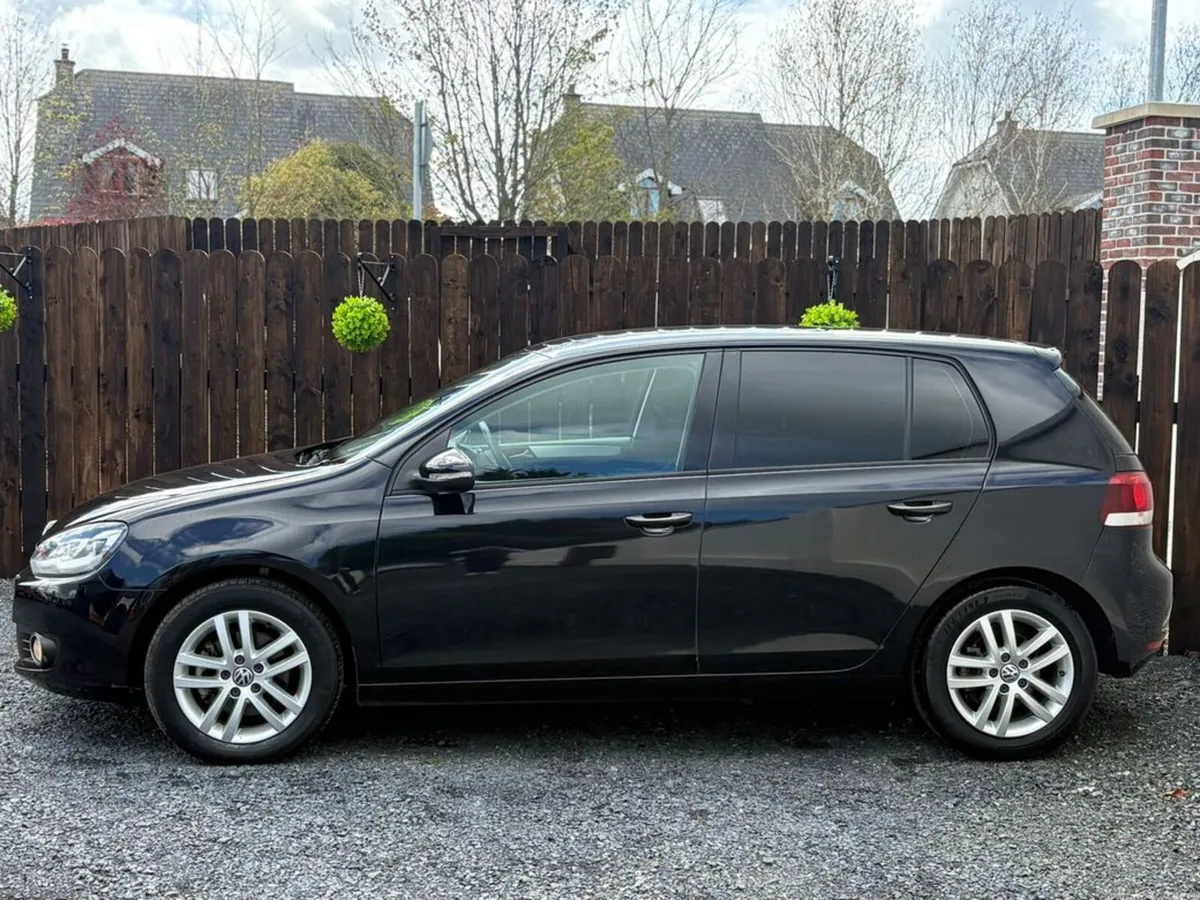 Volkswagen Golf AUTO - LOW KM - HIGHLINE - Image 4