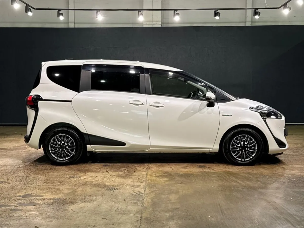 Toyota Sienta 1.5 HYBRID - 7 SEATER - BLACK HALF L - Image 3