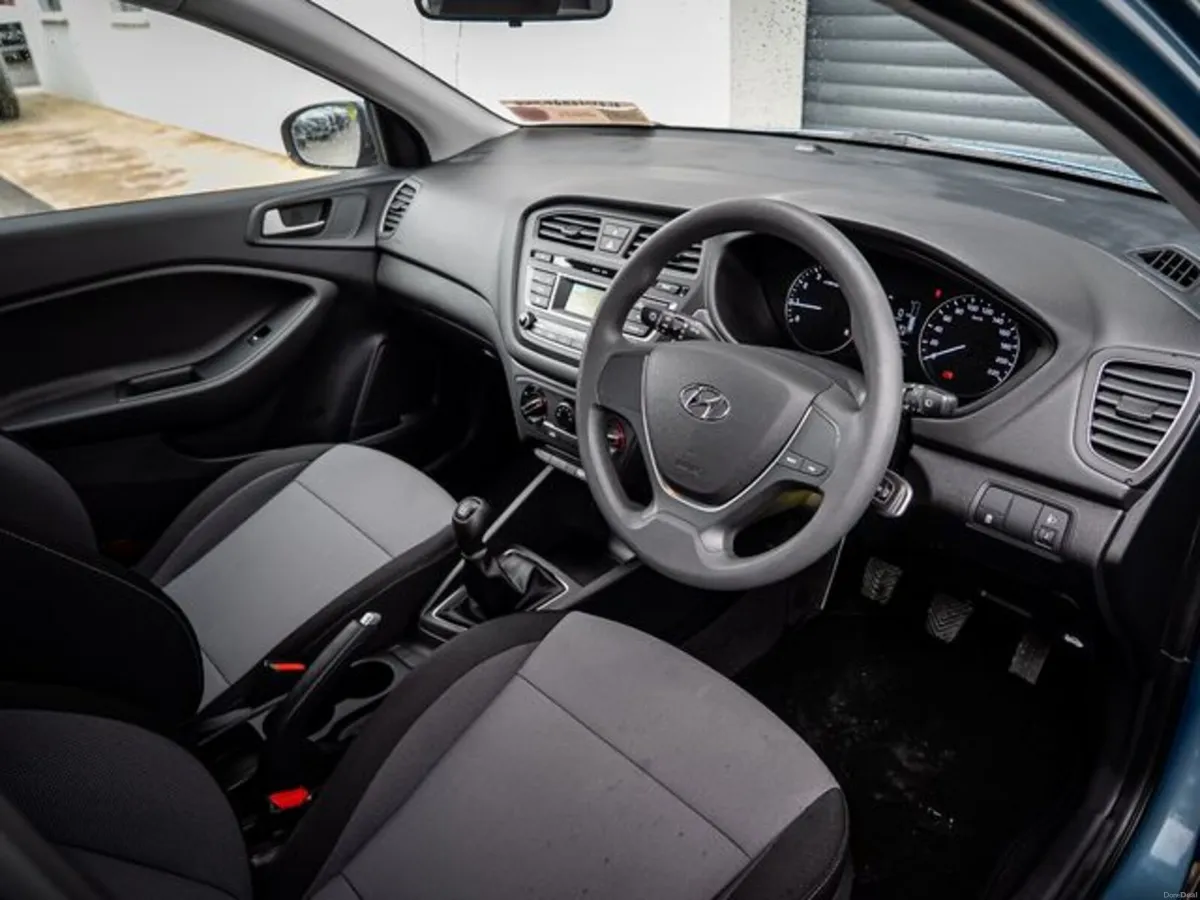 Hyundai i20 Active Petrol 5DR *LOW MILEAGE* - Image 4