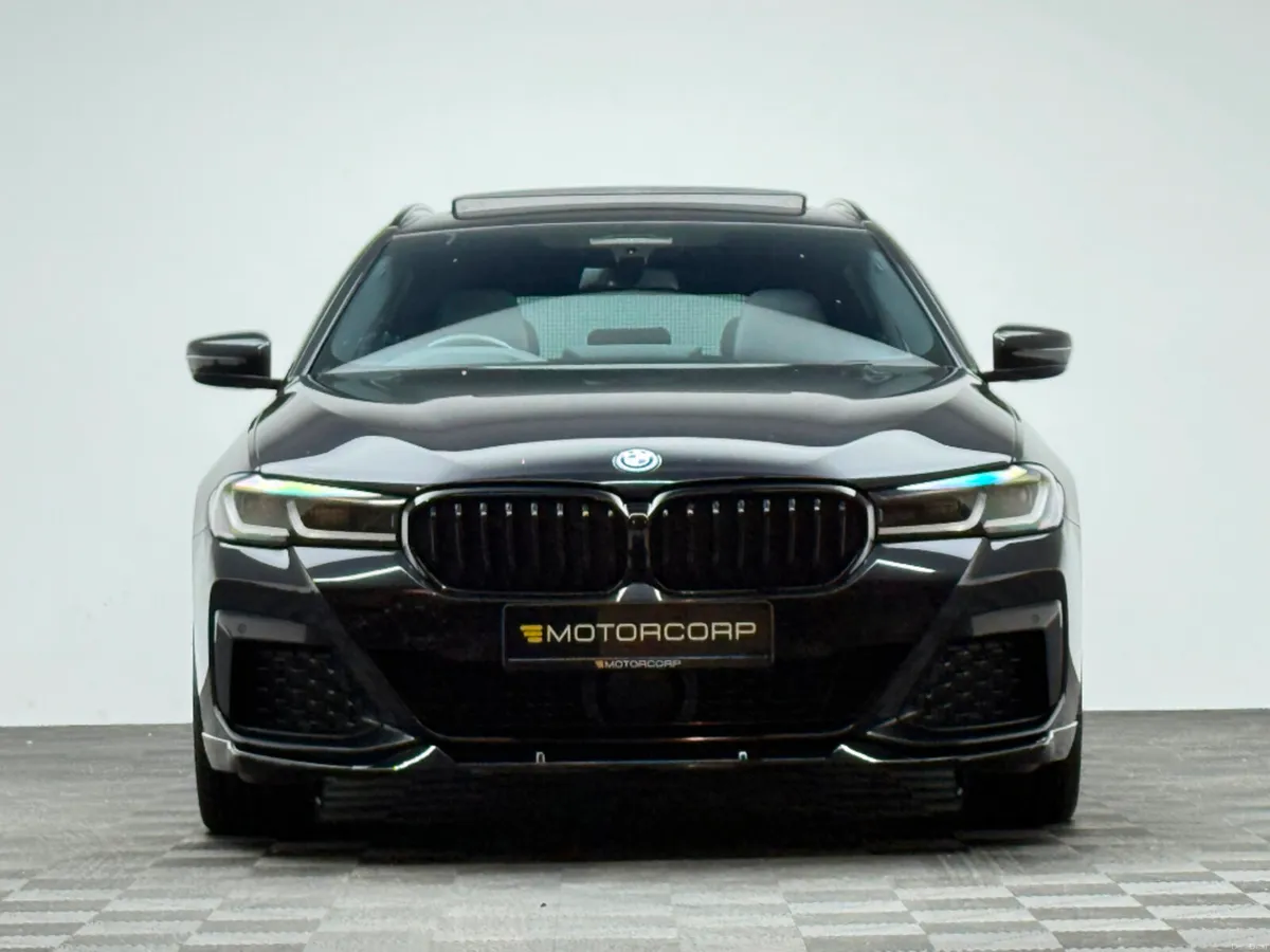 BMW 5-Series 530E M SPORT *HUGE SPEC* - Image 2