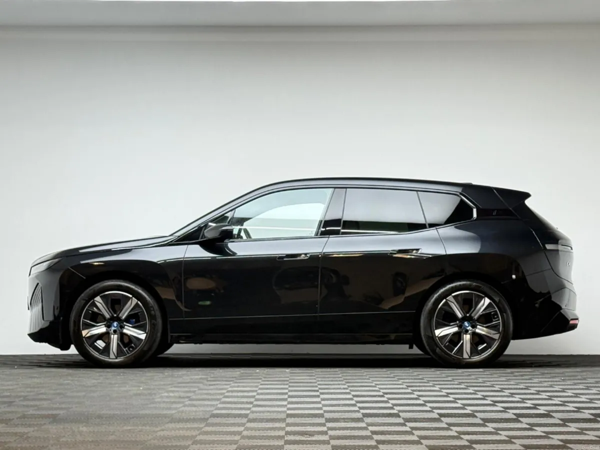BMW iX 40 M SPORT XDRIVE - Image 4