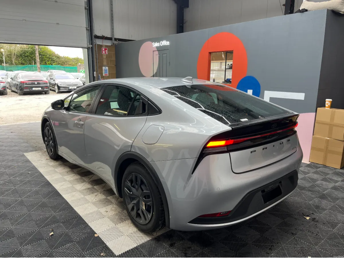 Toyota Prius €33950 2025 TOYOTA PRIUS X 1.8 AUTOMA - Image 4