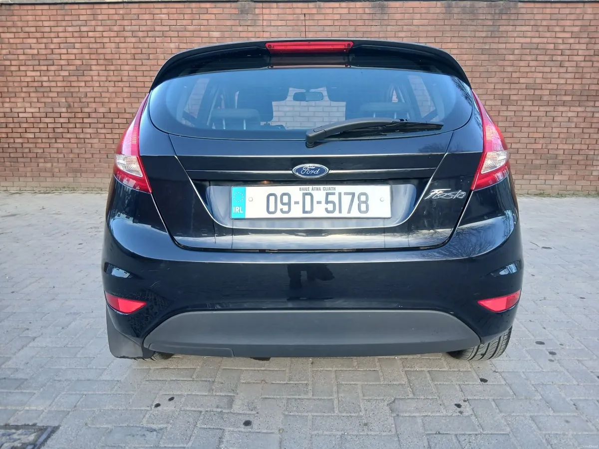 Ford Fiesta 2009 automatic - Image 2