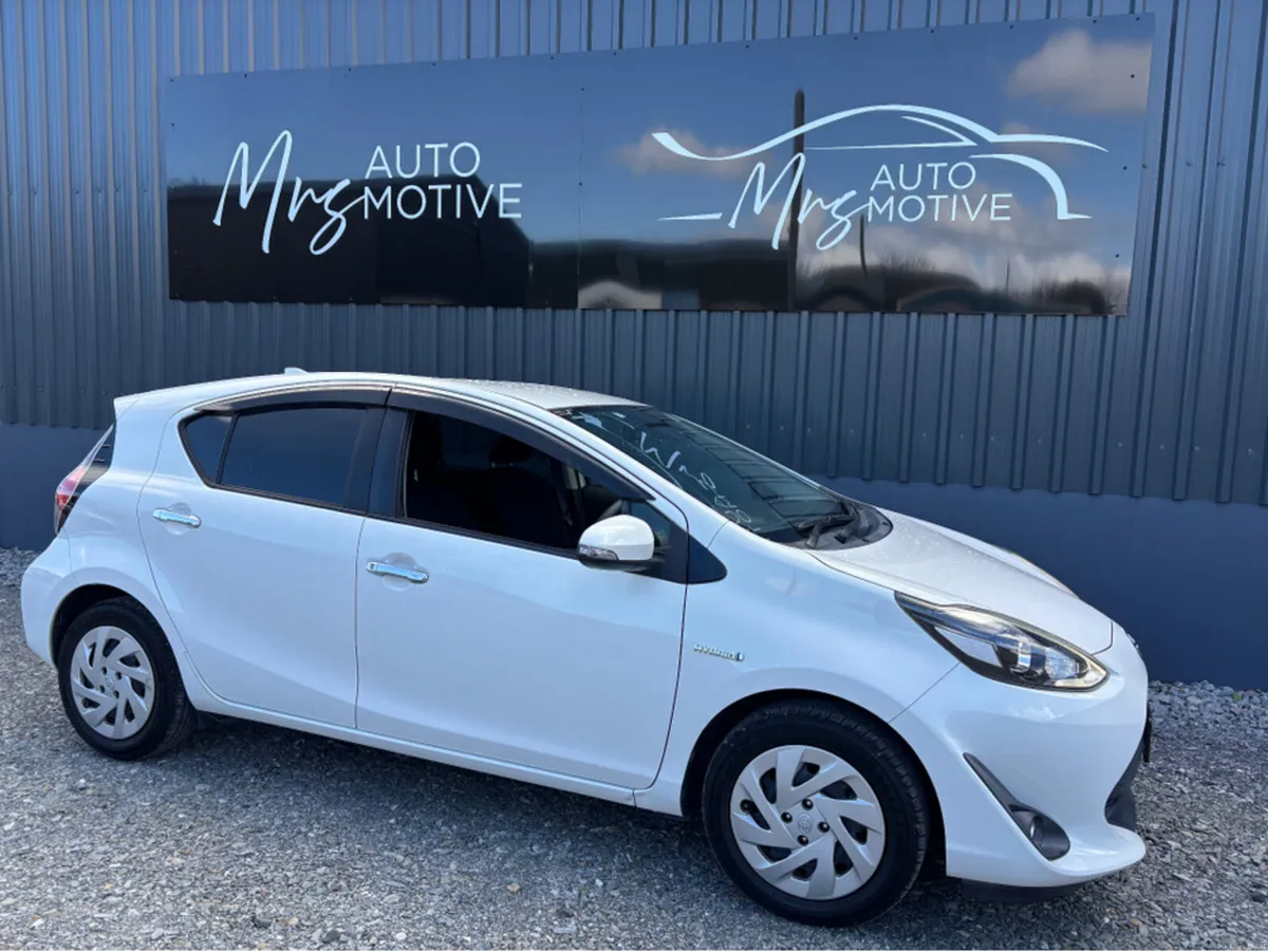 Toyota Aqua //HYBRID// 181d62243 - Image 1