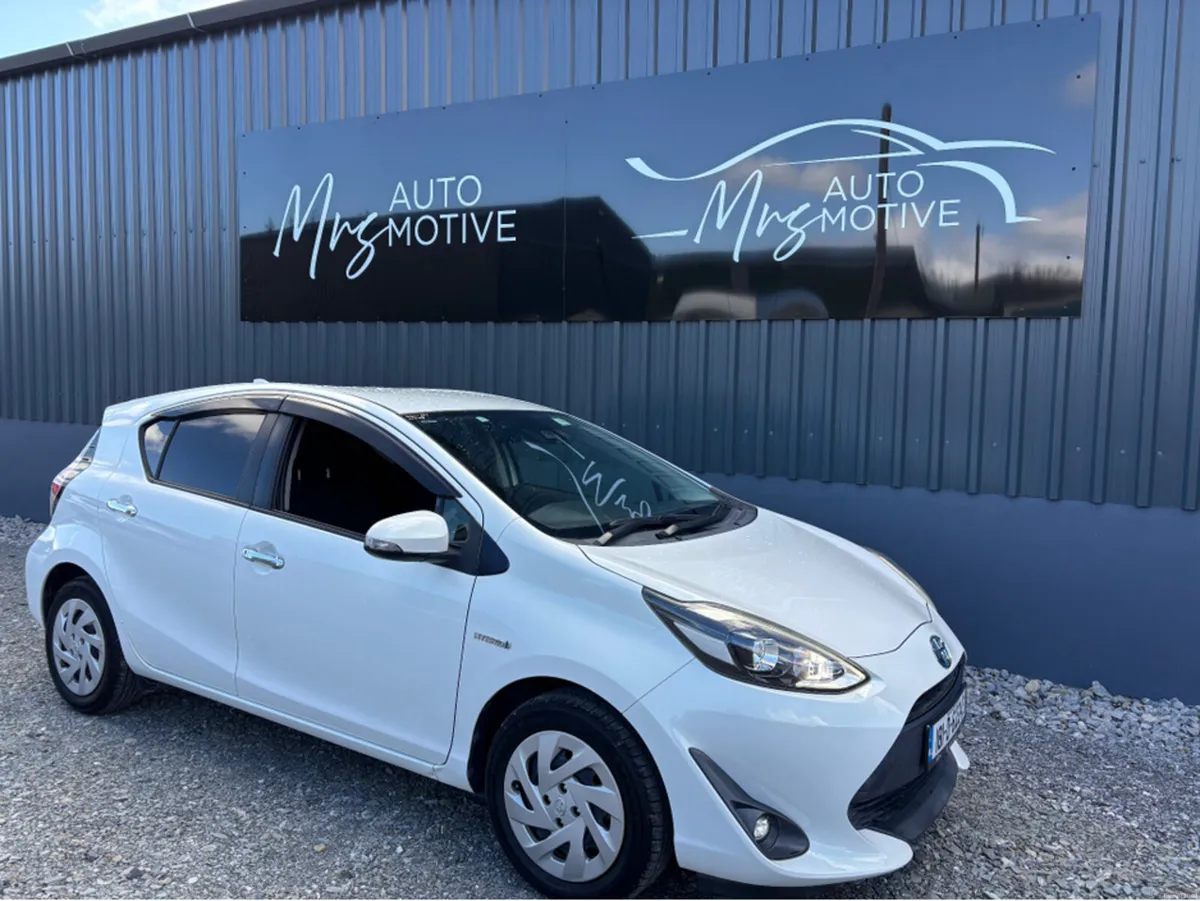 Toyota Aqua //HYBRID// 181d62243 - Image 2