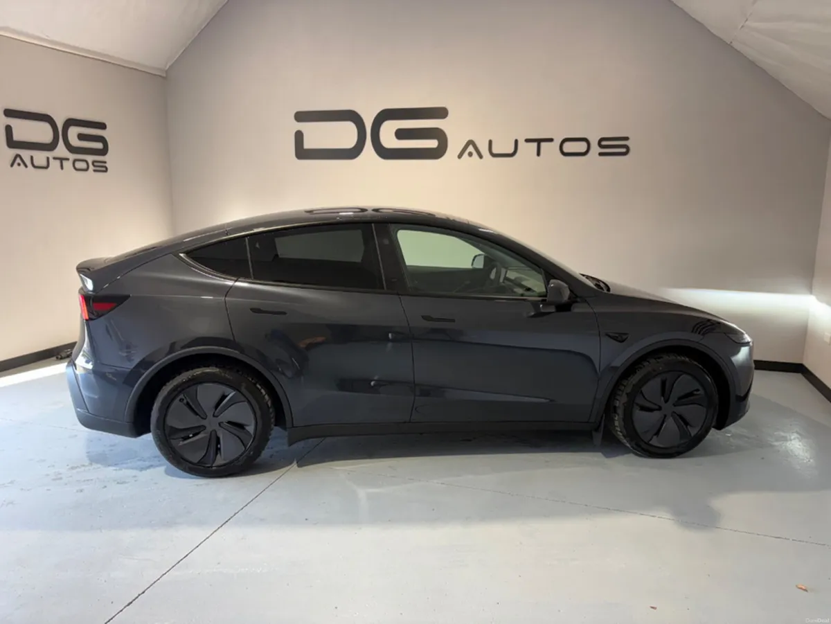 Tesla Model Y IN STOCK- RWD 500km range  5DR AUTO - Image 2