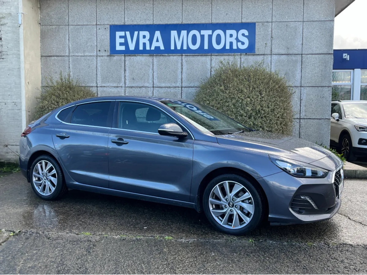 Hyundai i30 FASTBACK 1.0 PETROL //REVERSE CAMERA// - Image 3