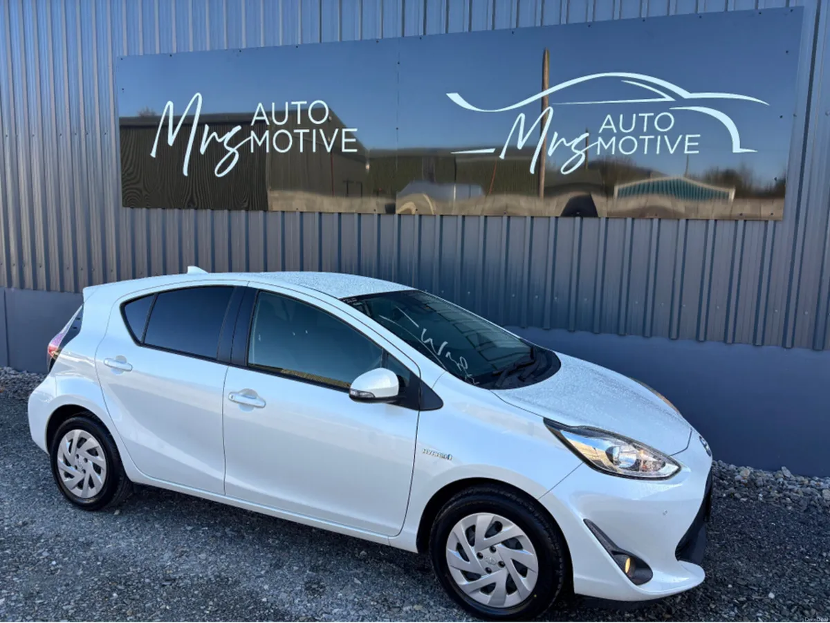 Toyota Aqua HYBRID 191D56795 - Image 1