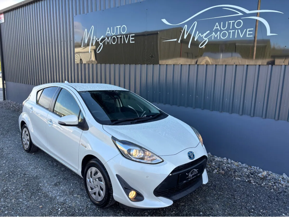 Toyota Aqua HYBRID 191D56795 - Image 3